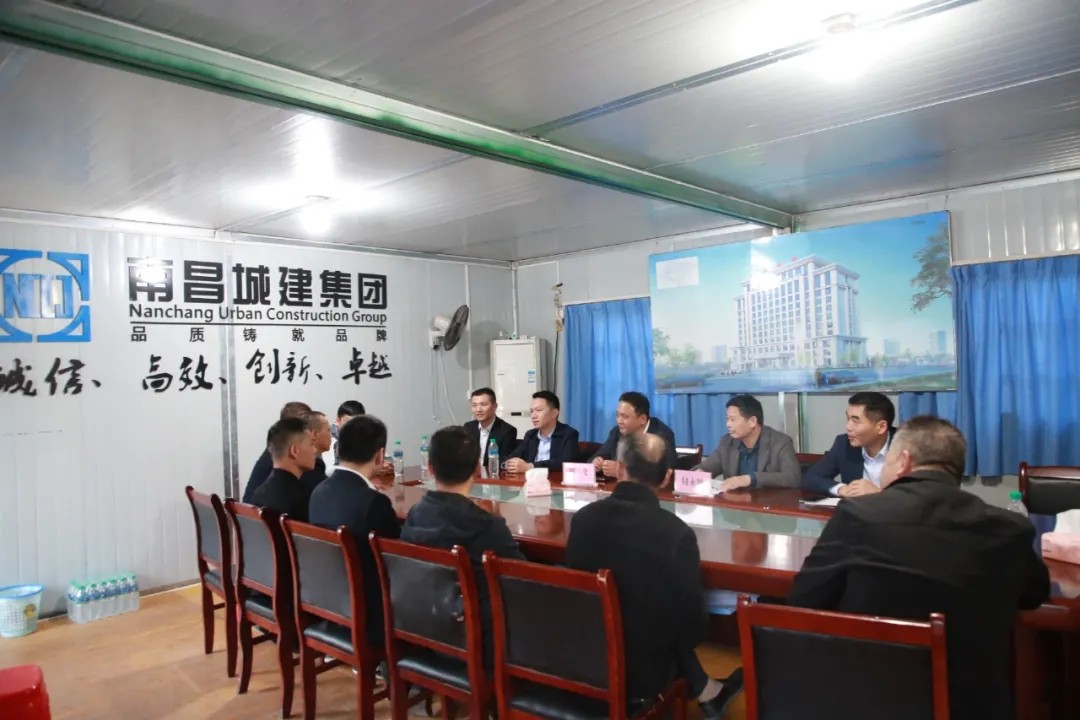 南昌城投集團人武部開展傳承軍人精神，做集團建設發(fā)展的“排頭兵”座談會